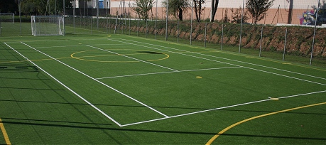 Campo da tennis all'aperto in sintetico